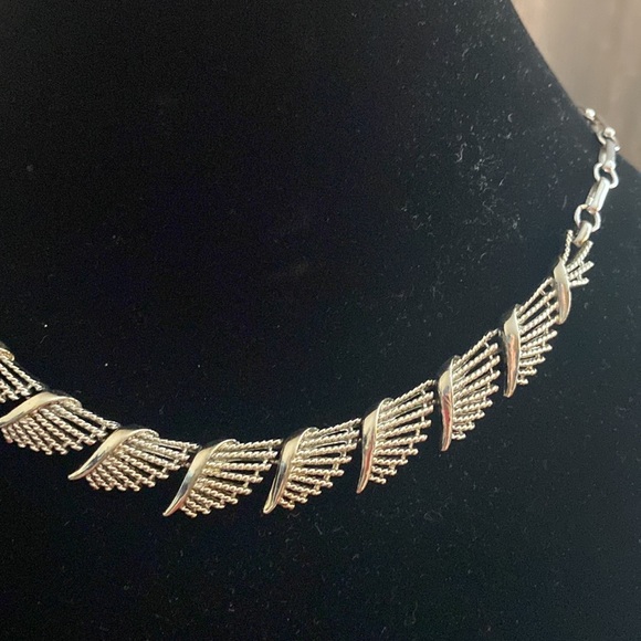 Vintage 1950s CORO Silver-tone Fan Shaped Link Choker Necklace Signed - Picture 3 of 5